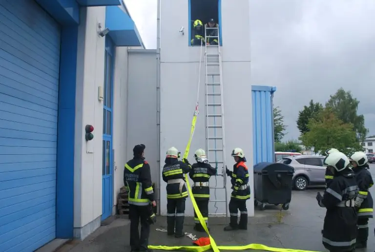 Feuerwehr Basiswissen und Abschluss Truppmann