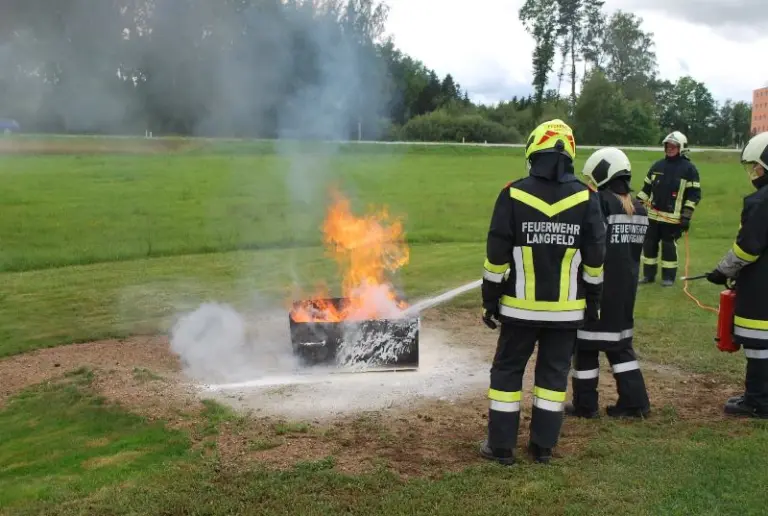 Feuerwehr Basiswissen und Abschluss Truppmann