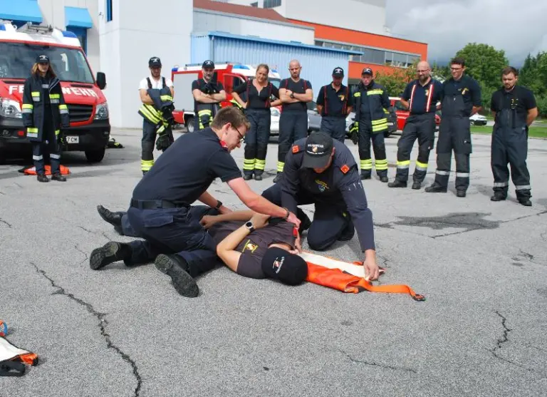 Feuerwehr Basiswissen und Abschluss Truppmann