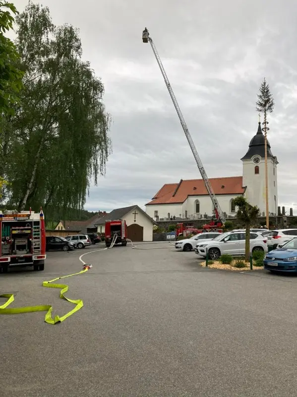 Übung mit der Drehleiter Wultschau