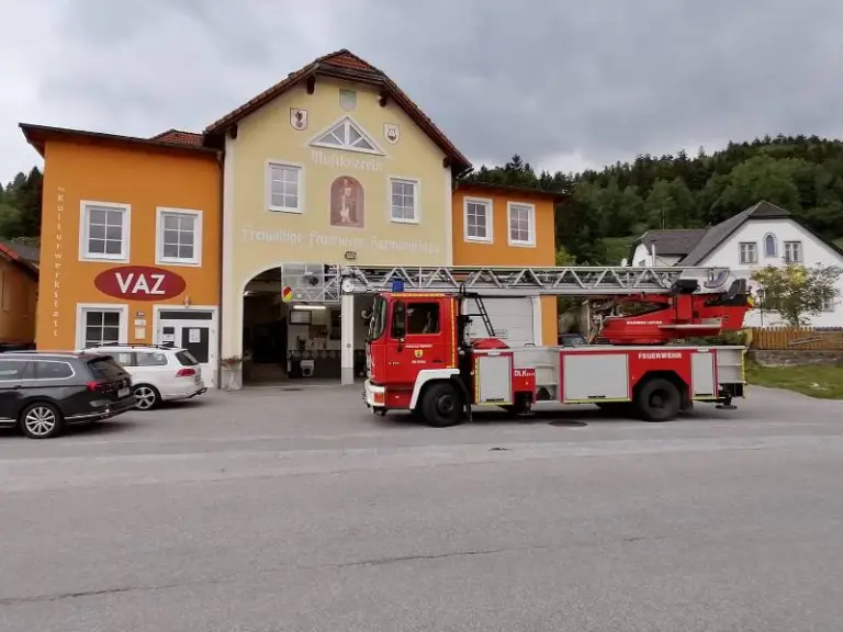 Übung mit der Drehleiter Wultschau