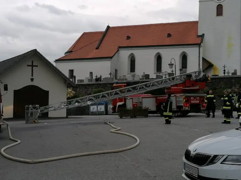 Übung mit der Drehleiter Wultschau