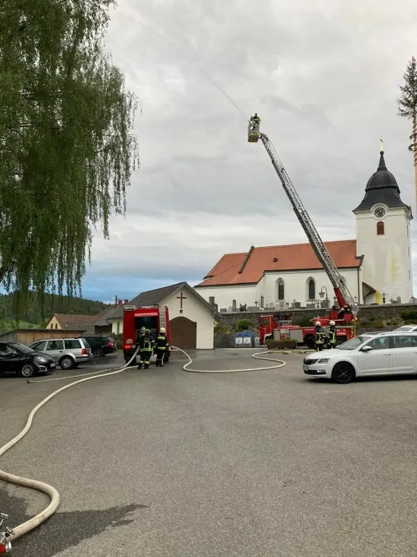 Übung mit der Drehleiter Wultschau
