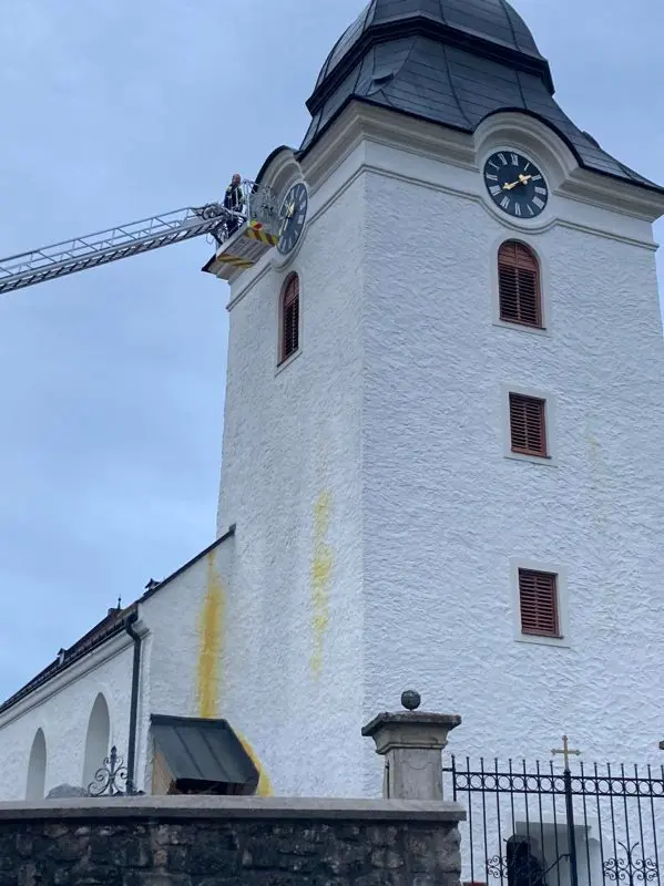 Übung mit der Drehleiter Wultschau