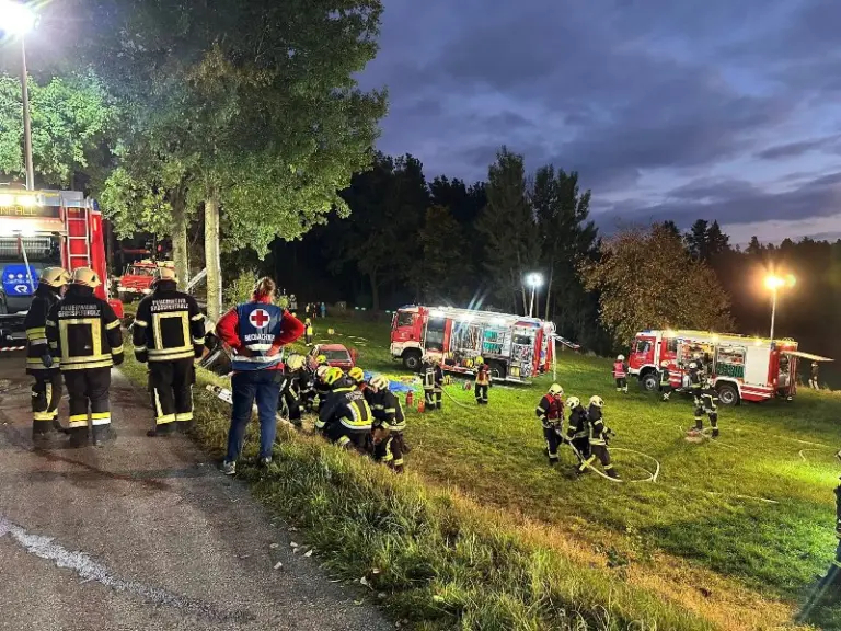Technische Übung der Feuerwehren, des Roten Kreuzes und des KHD