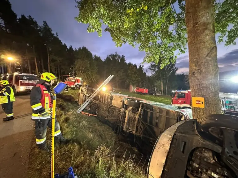 Technische Übung der Feuerwehren, des Roten Kreuzes und des KHD