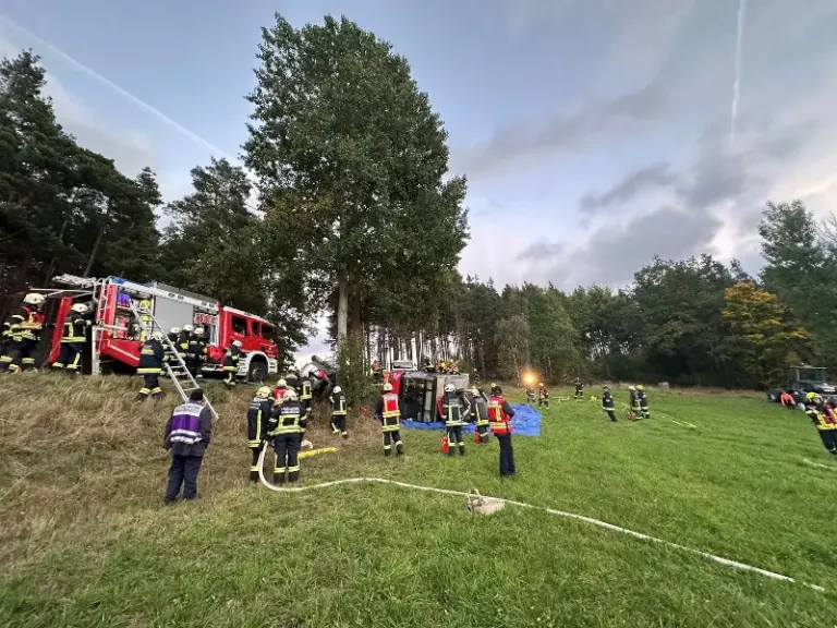 Technische Übung der Feuerwehren, des Roten Kreuzes und des KHD