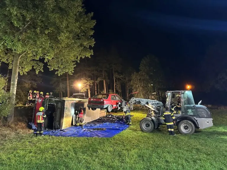 Technische Übung der Feuerwehren, des Roten Kreuzes und des KHD